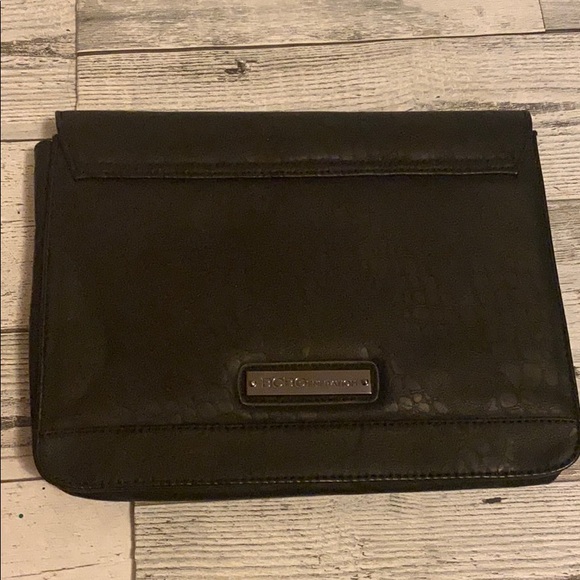 BCBG clutch - Picture 6 of 6